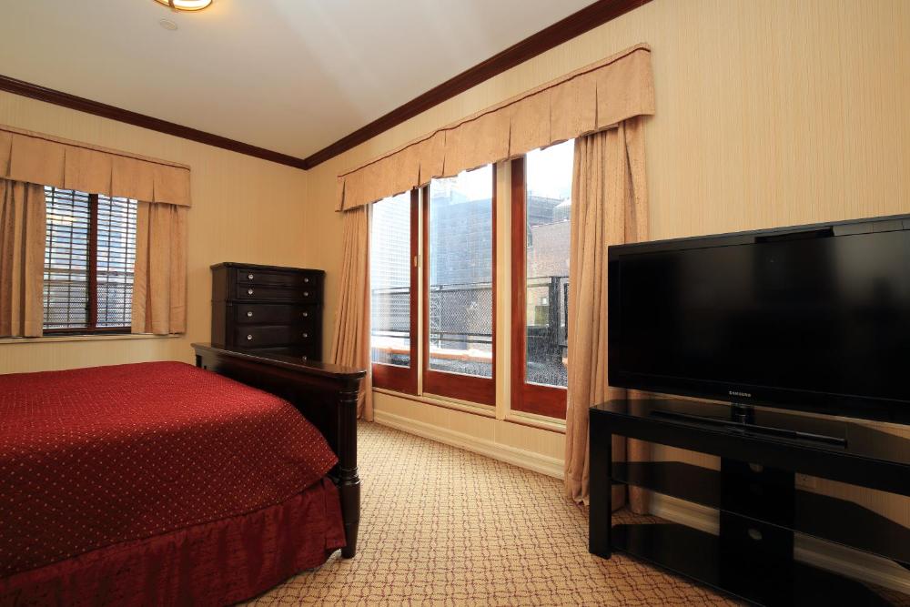 Penthouse Studio with King Bed interior